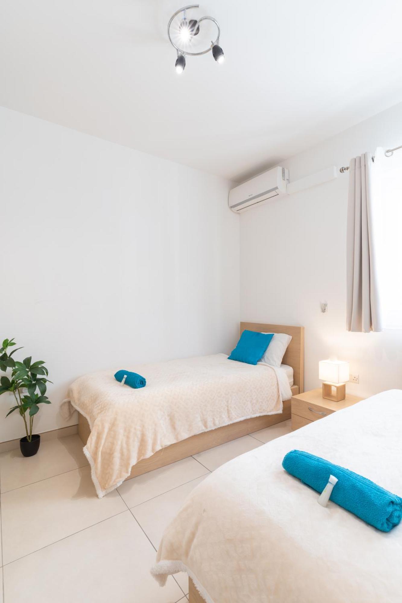 2 Bedroom In Central St Julians Prime Location In Paceville Apt 3 By Vaganza Saint Julian's Exterior photo